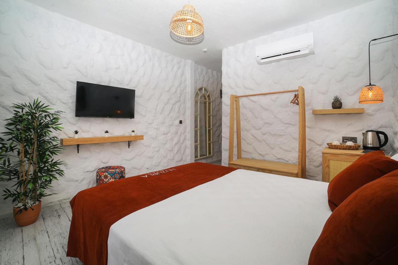 Huzurla Otel Izmir Eksteriør billede